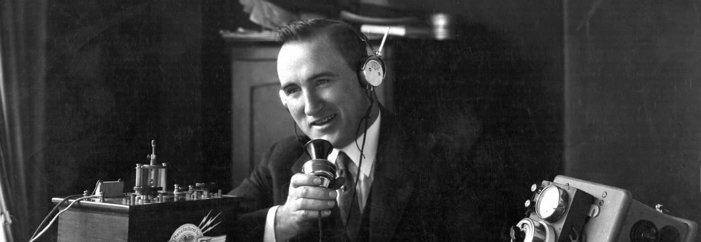 oldradio-2 Radio host from 50's
